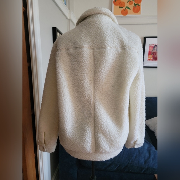 White coat Kuwalla tee - Picture 4 of 4